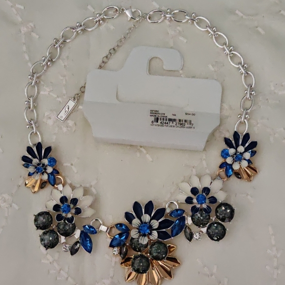 Pappagallo Statement Necklace💖💖💖 - Picture 4 of 4